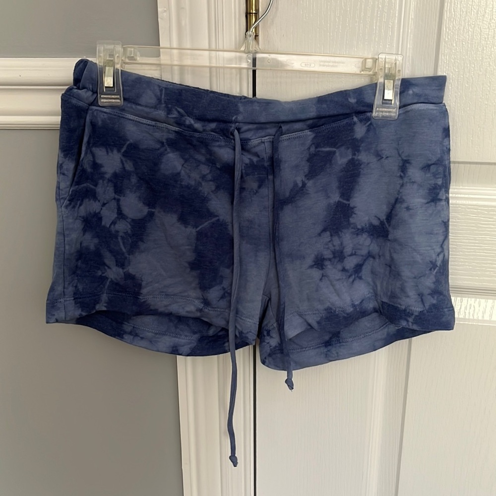 Brand is SIX/FIFTY Blue tie dye shorts medium